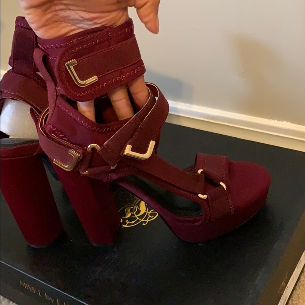 Heels - Picture 3 of 3